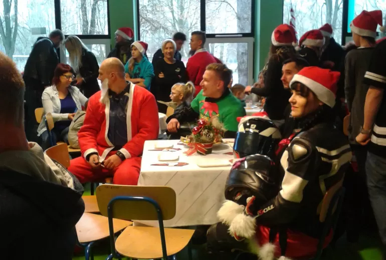 Mikołaje na motocyklach odwiedzili dzieci tyskiego Hospicjum - 3.12.2016